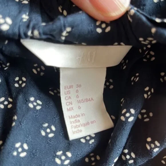 H&M blouse/Size 6  - Picture 8 of 10